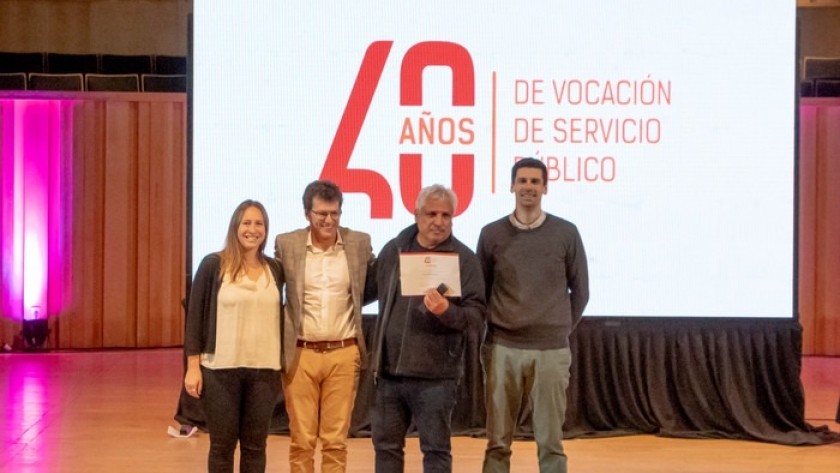 La Ciudad premió a sus trabajadores por sus 40 años de servicio en el Gobierno