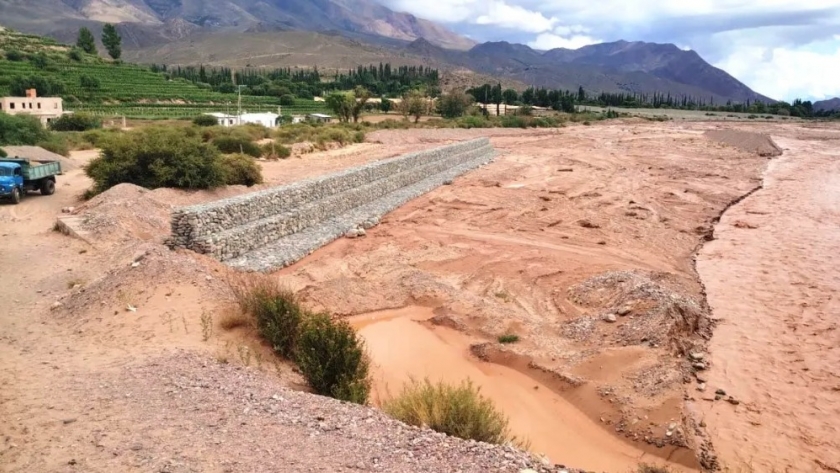 Recursos Hídricos, más obras de protección en ríos de Quebrada y Valles