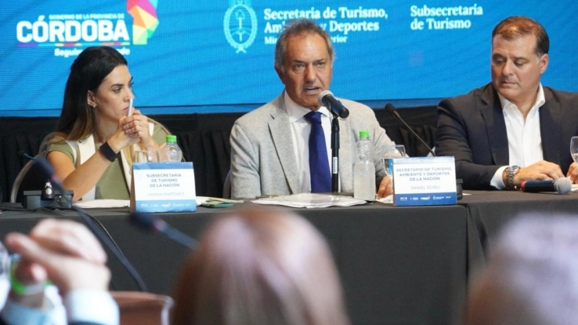 Scioli y Yanina Martínez encabezaron la primera reunión del año del Consejo Federal de Turismo