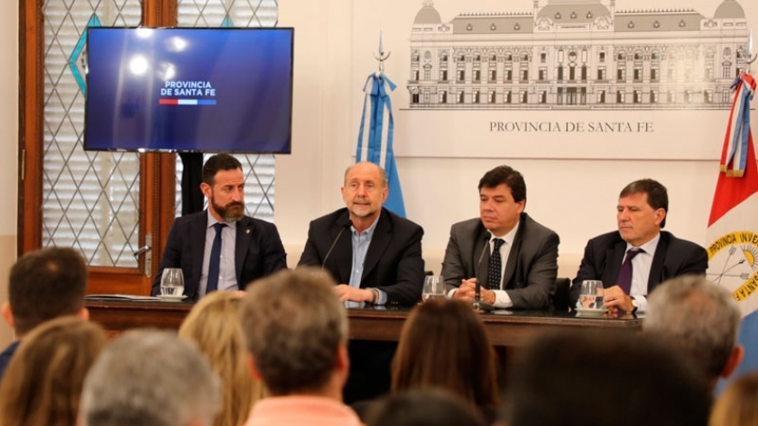 Perotti lanzó el Consejo Provincial del Trabajo