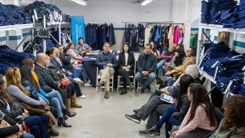 Impulso al sector textil: Capitanich y diseñadores de Chacú definieron políticas para generar más empleo y ampliar la producción
