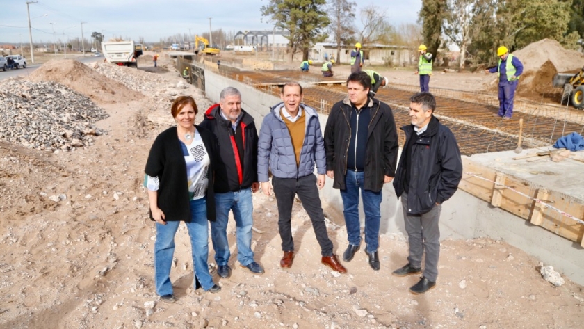 Gutiérrez recorrió obras de infraestructura en San Lorenzo oeste