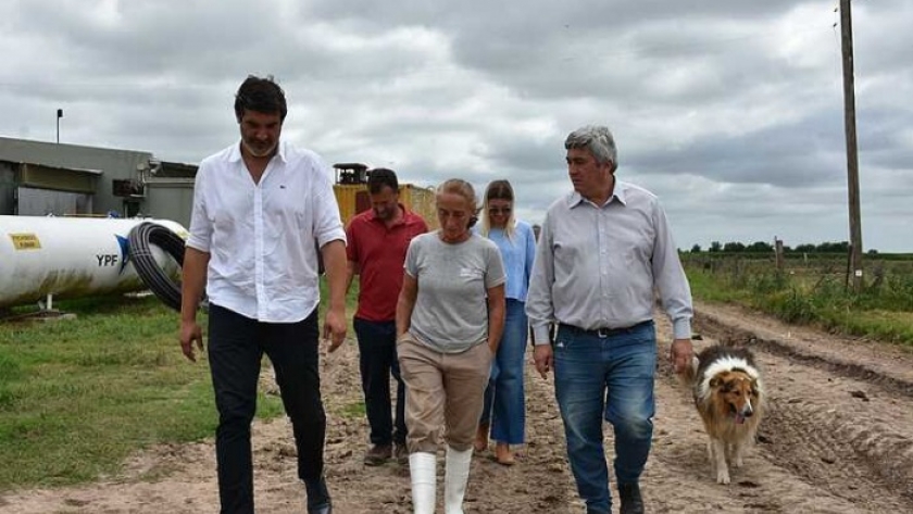 Javier Rodriguez visitó las localidades de Brandsen y Azul