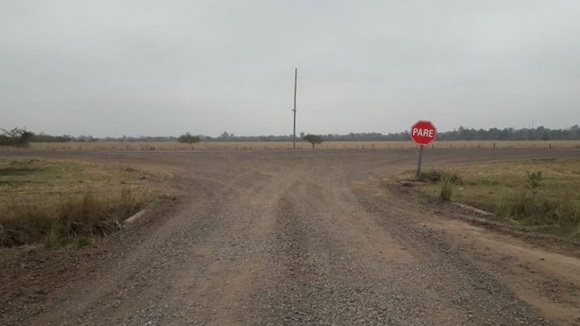 FDR: avanza enripiado de 12 kilómetros del acceso al paraje Rincón de Madregón
