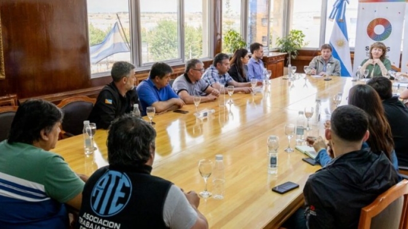 El gobernador Melella y la vicegobernadora Urquiza se reunieron con gremios estatales
