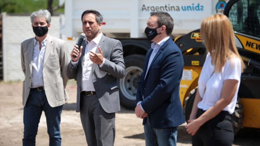Cabandié entregó equipamiento para la gestión de residuos en Florencio Varela