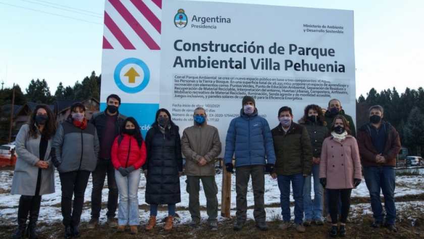 Cabandié recorrió la obra del Parque Ambiental en Villa Pehuenia, Neuquén