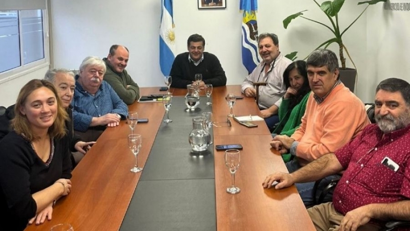 Producción recibió al sector privado para seguir trabajando sobre la creación de Santa Cruz Puede S.A.U.