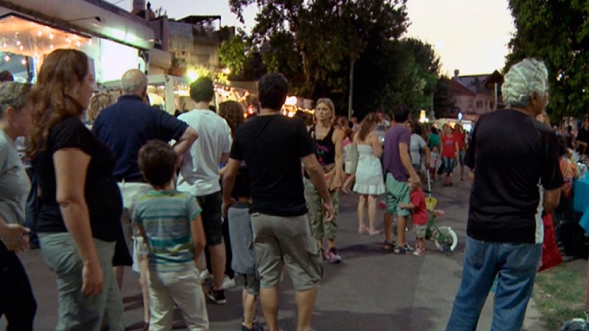 Rechazo de vecinos y comerciantes de Villa Urquiza a la feria Buenos Aires Market