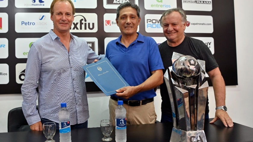 Bordet visitó Patronato, entregó aportes y ratificó su apoyo al Club y al deporte entrerriano