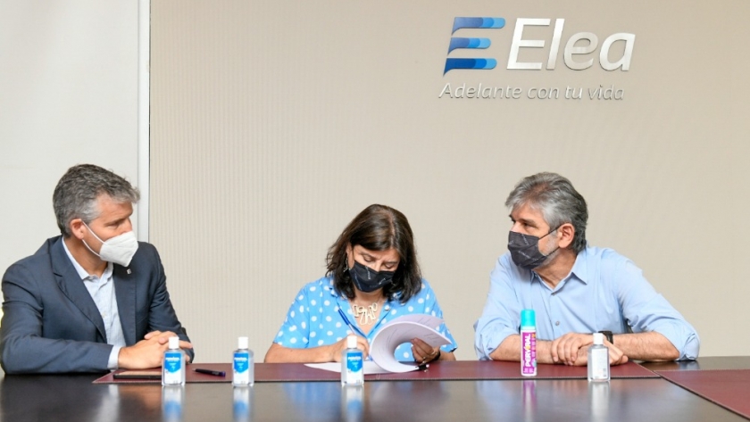 Filmus firmó un contrato de articulación público-privada para la producción del primer spray antiviral-antibacteriano para telas que amplía la protección contra el COVID 19