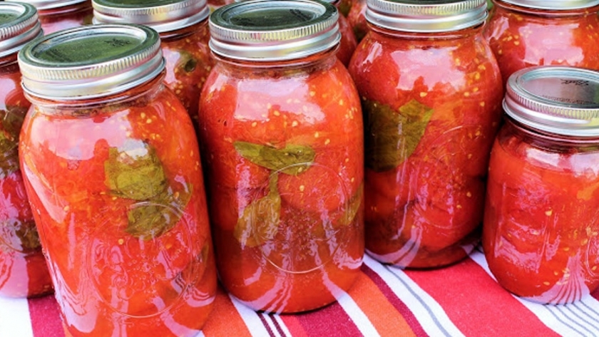 Cómo aprovechar los tomates frescos para conservas riquísimas y seguras