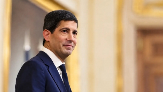 Warsh pone el foco en la estabilidad y redefine las tasas de la Fed