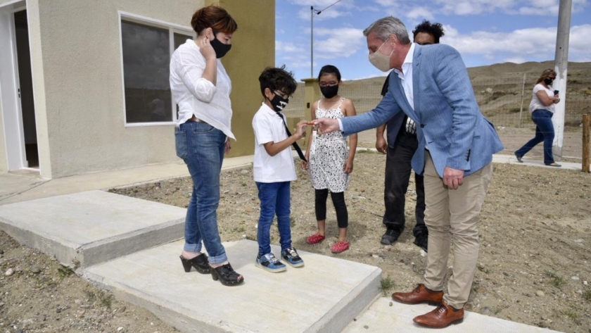 El gobierno del Chubut construye más viviendas con recursos propios producto del aumento de la recaudación del IPV