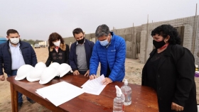 El gobernador supervisó avances de la construcción de 60 viviendas en La Tigra