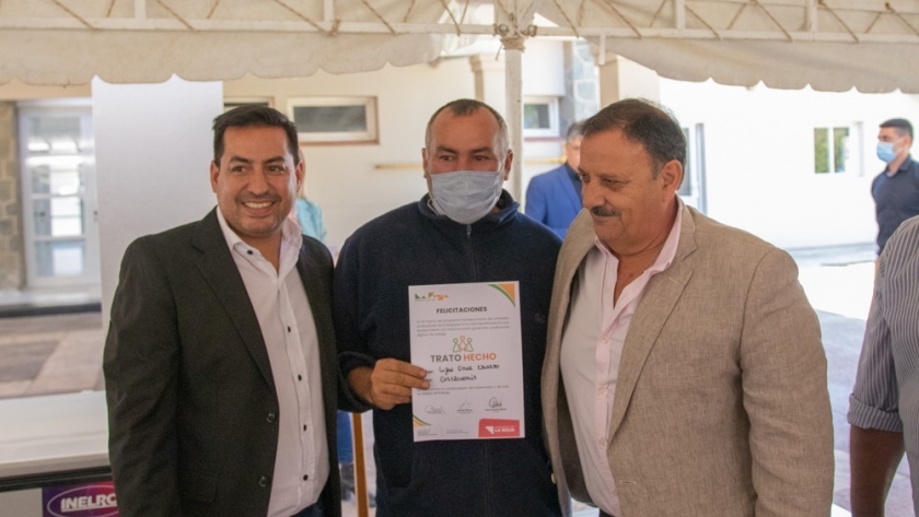El Gobierno Provincial entregó herramientas e insumos a trabajadores de la economía popular