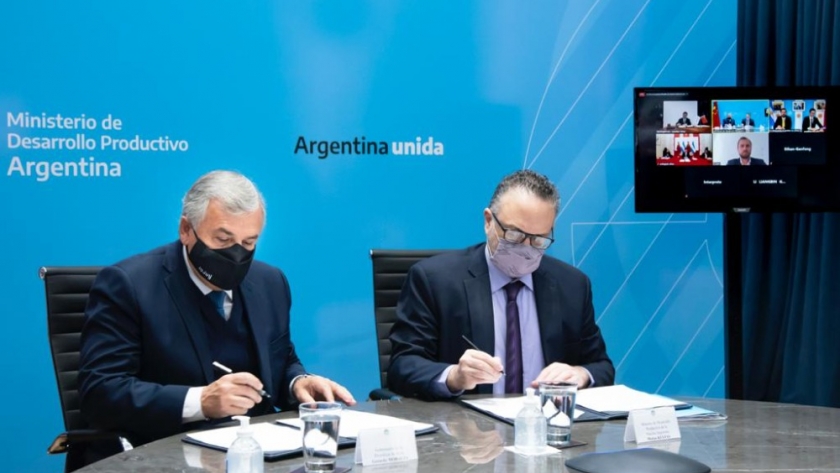 Kulfas y Morales firmaron un acuerdo con Ganfeng Lithium para avanzar en la instalación de una fábrica de baterías de litio