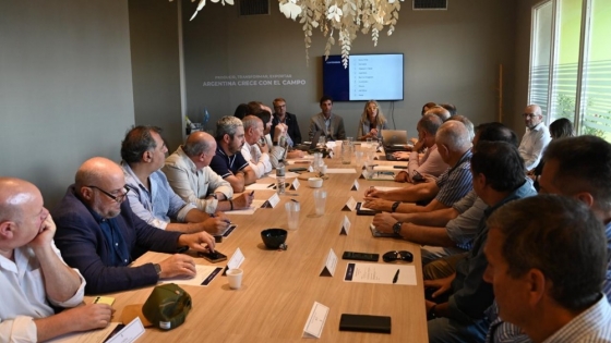 SENASA reunió al sector ganadero en Expoagro para analizar influenza aviar, trazabilidad electrónica y vacunación