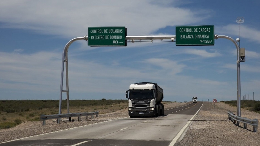 Conocé cómo es el sistema de control de pesos que cuida la Ruta Provincial 2 y sus conductores