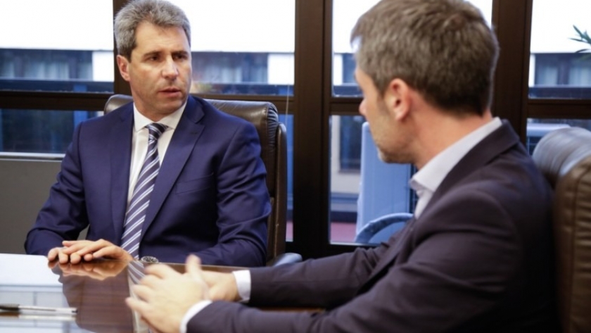 Sergio Uñac firmó convenios con el Consejo Federal de Inversiones