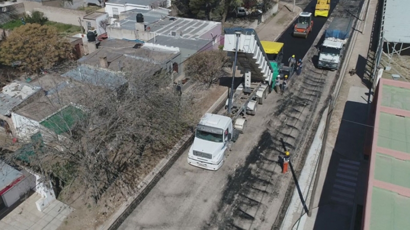 Comenzó la obra sobre la calle Raúl B. Díaz