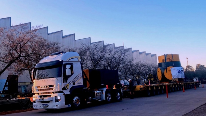De Mendoza a Corrientes: una nueva turbina diseñada por IMPSA llegó a Yacyretá para modernizar la generación de energía limpia