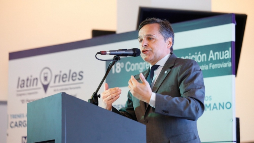 Giuliano encabezó la apertura del Congreso Latinrieles 2023: 