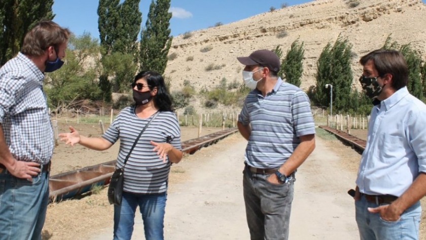 López Raggi recorrió municipios y emprendimientos de la zona centro
