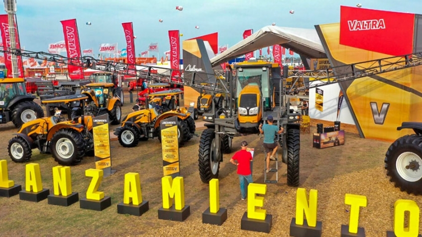 Valtra y Challenger presentaron sus nuevas máquinas agrícolas