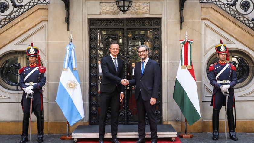 Cafiero recibió al Canciller de Hungría: Interés por la tecnología nuclear argentina y el desarrollo de proyectos conjuntos