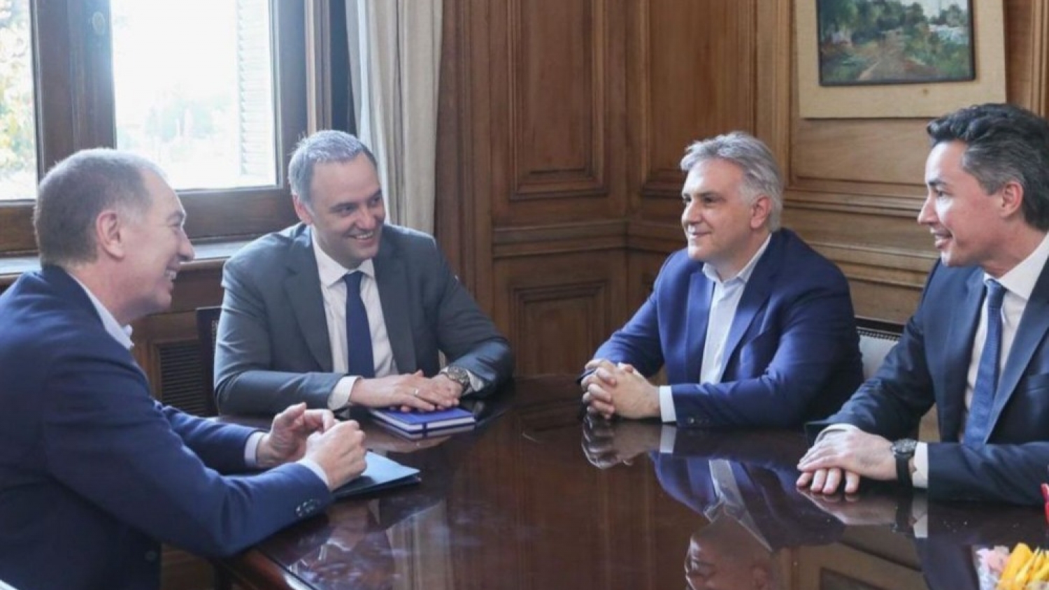 Llaryora destacó el diálogo con Adorni y Santilli como un paso hacia “una nueva etapa de consensos”