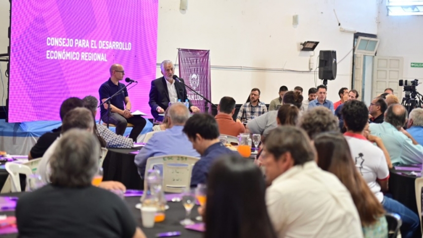 Dialogaron sobre el desarrollo económico y productivo del departamento Chacabuco