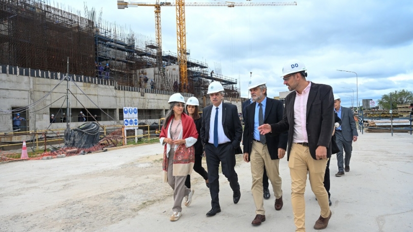 El presidente recorrió las obras del primer reactor de potencia 100% argentino