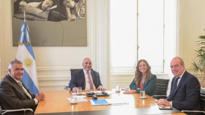 Jaldo se reunió con Manzur y Tolosa Paz en Buenos Aires