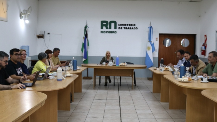El Gobierno presentó una nueva oferta salarial a los gremios estatales