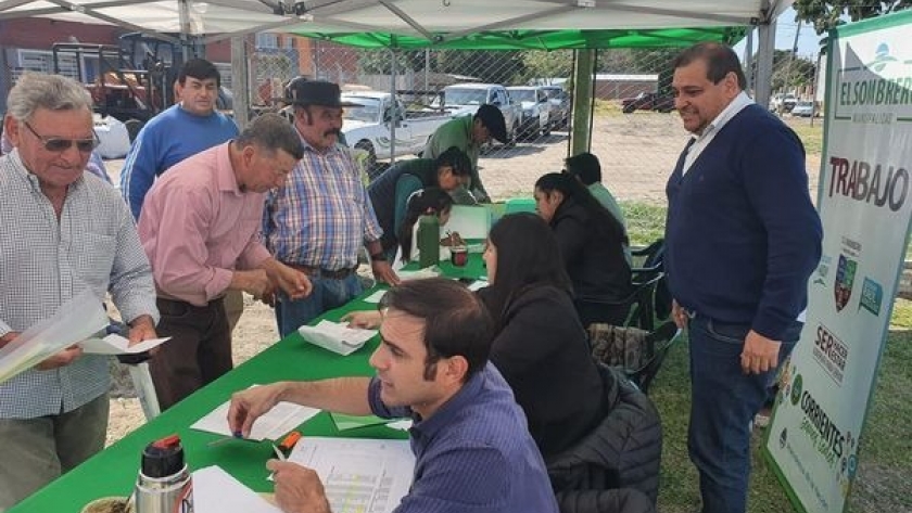 Entrega de alimento balanceado a productores