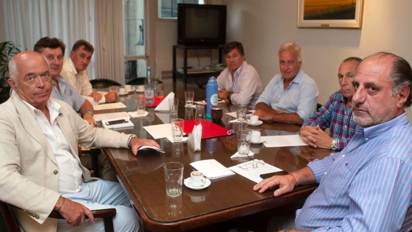 El campo postergó paro de actividades ante un llamado del Gobierno 