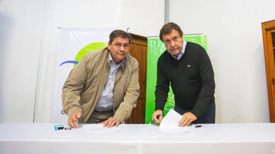 Pichi Mahuida invierte el bono petrolero en maquinaria para mejorar servicios locales