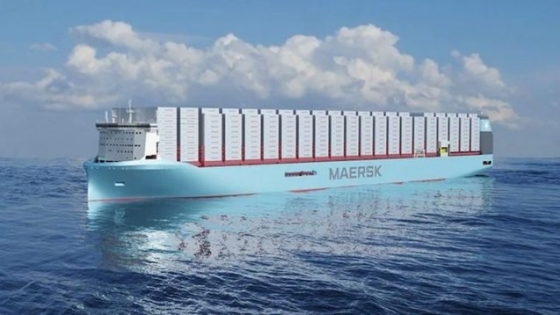 Primer gran fullcontainer a metanol de Maersk ya está a flote