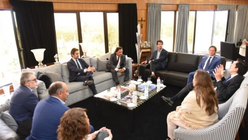 Presentaron al gobernador Sáenz las bases del programa económico 2023 del IERAL