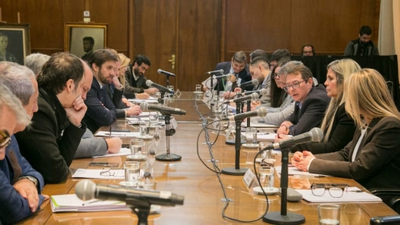 Gobierno y provincias negocian sin acuerdo la coparticipación de impuestos: tensión por fondos y superávit