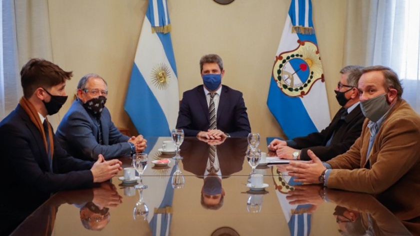 El gobernador se reunió con el directorio del Instituto Provincial de Exploraciones y Explotaciones Mineras