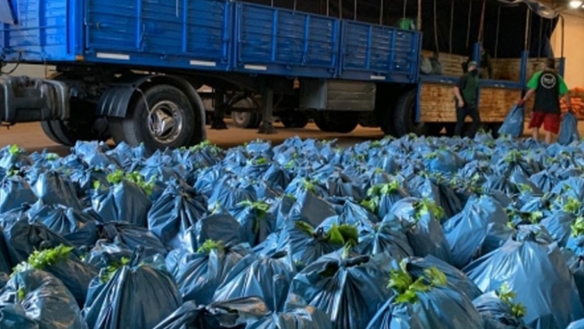 Junto a la UTT el ministerio entregó verduras en Villa Azul