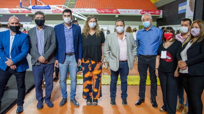 El gobierno provincial inició el operativo de entrega de la Tarjeta Alimentar
