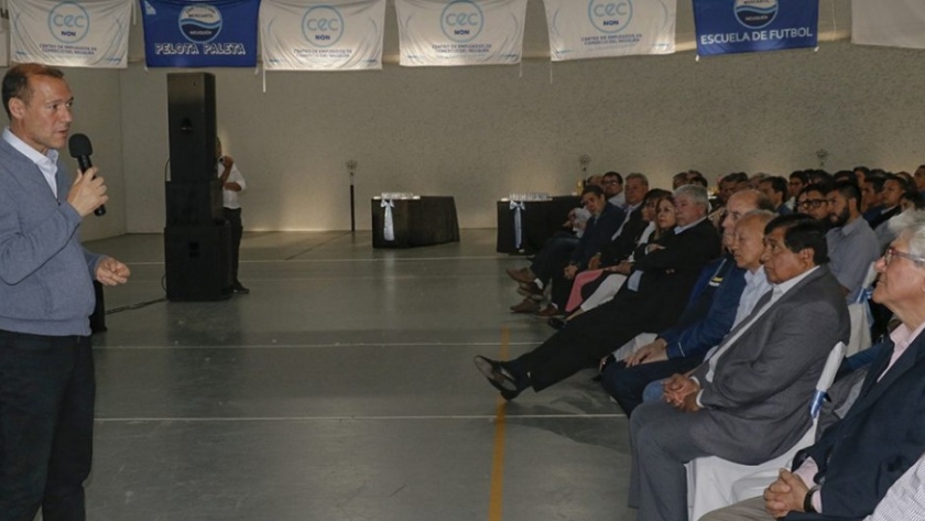 Gutiérrez participó de la asunción de las nuevas autoridades del Centro de Empleados de Comercio