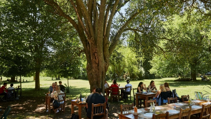 Villa Ruiz: el rincón gastronómico que conquista a los amantes de la comida casera y el aire libre