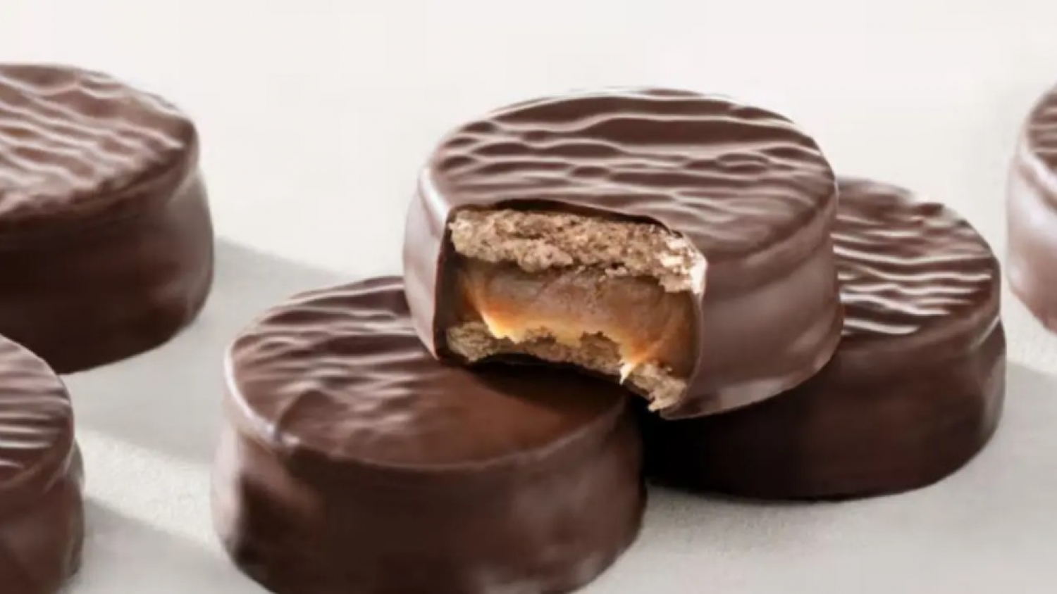 Guaymallén lanza un nuevo alfajor premium y recupera el liderazgo en el ranking de ventas