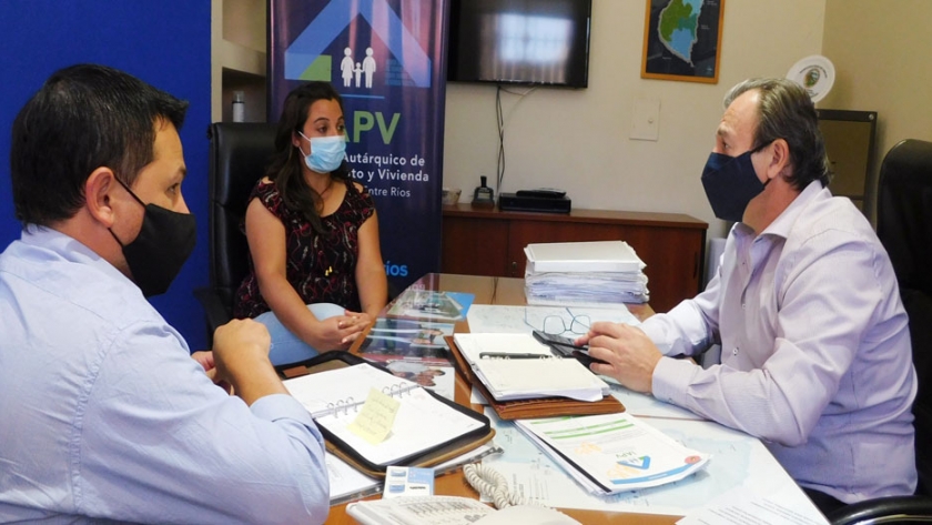 La provincia trabaja en nuevas soluciones habitacionales para tres localidades entrerrianas