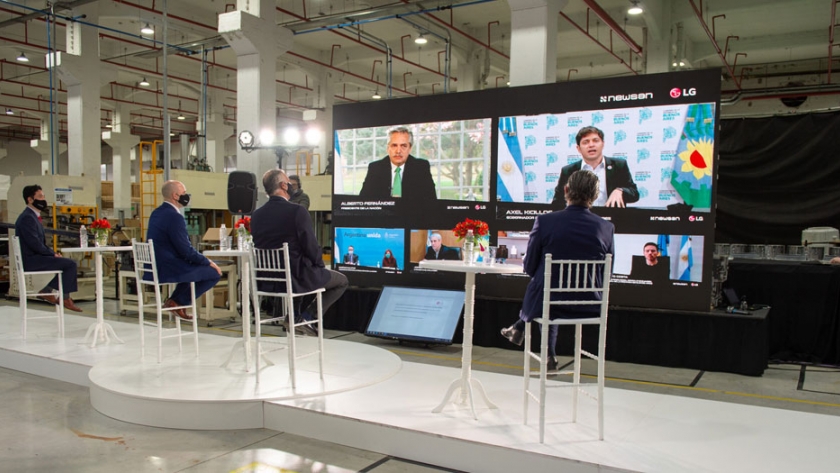Kicillof participó del lanzamiento de una nueva línea de producción en una industria de Avellaneda