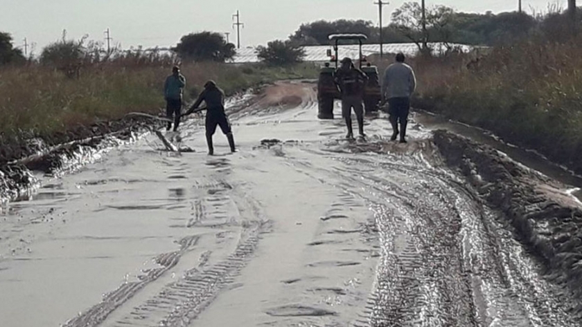 Caminos rurales: Las escuelas pierden alumnos porque no pueden ir